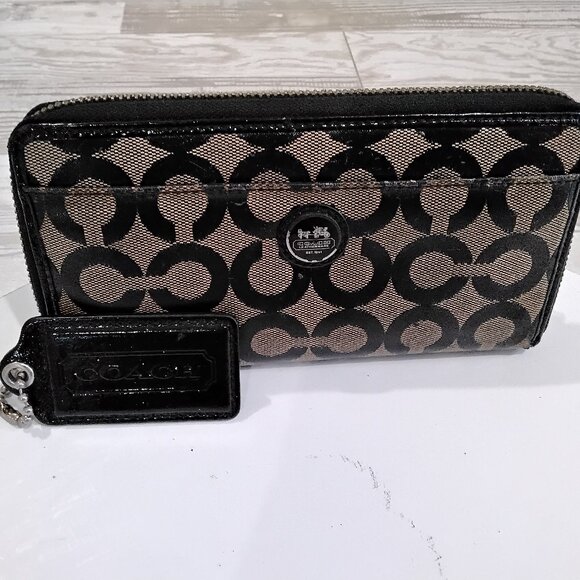 Coach wallet - Picture 1 of 4
